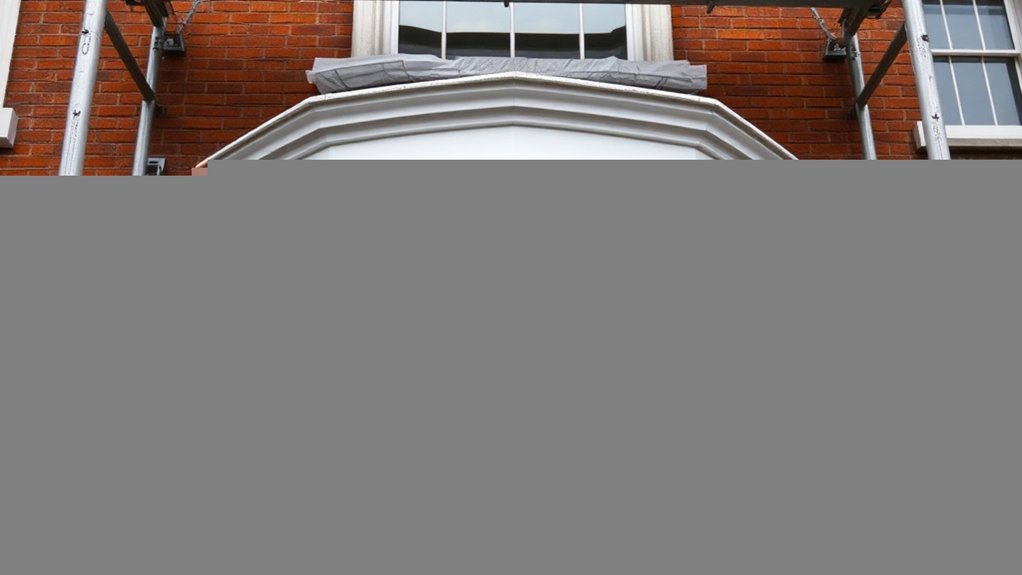 Bay Windows Poplar